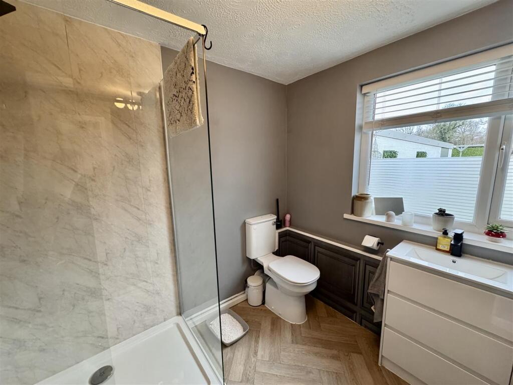 Downstairs Shower Room/Utility