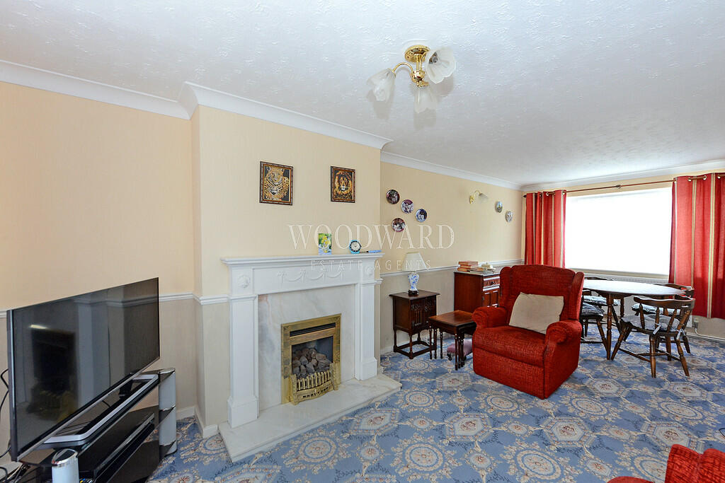 Living/Dining Roo...