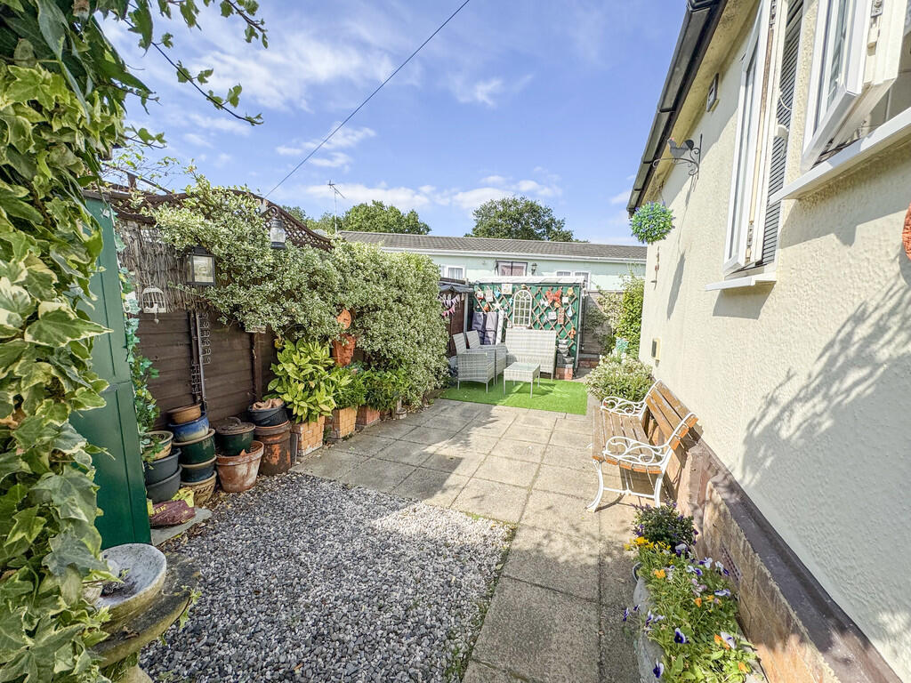 garden side
