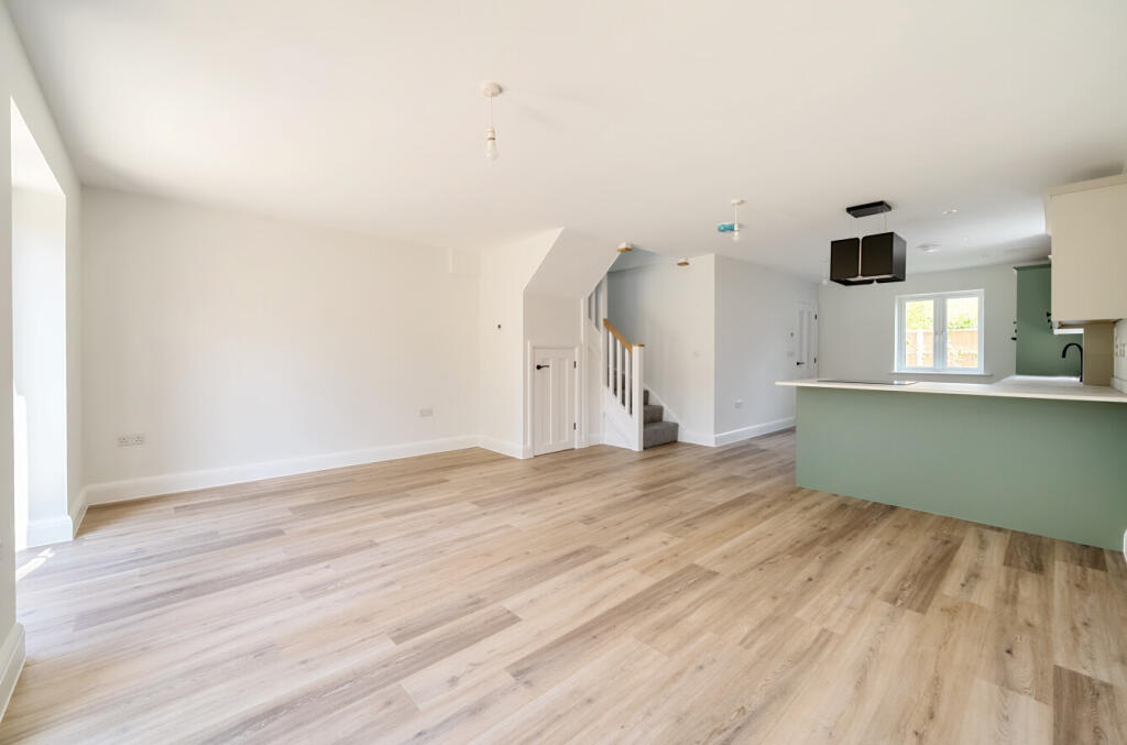 1320665-12-686bcf...