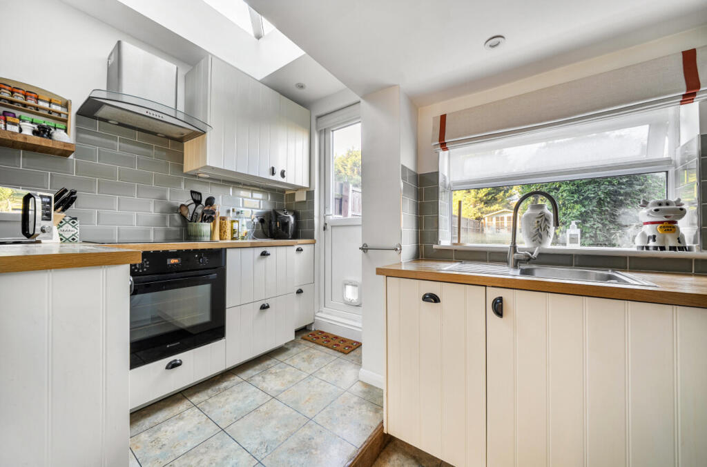 1385737-13-693a96...