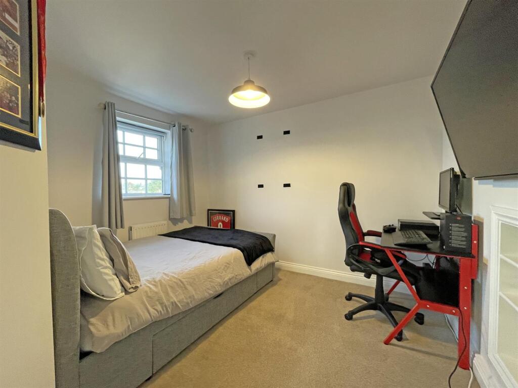 Temeraire Road 85 bed 4 for inside.jpg