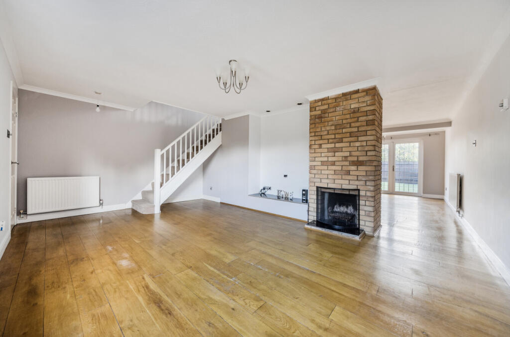 1340340-16-689da1...