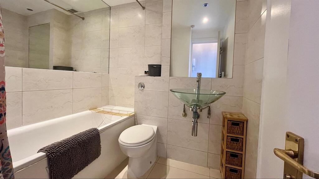 30Kempsfordbath.jpg