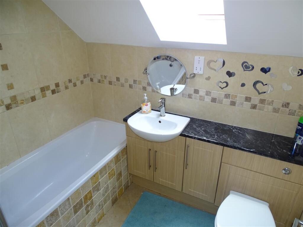 2nd Floor Bathroom