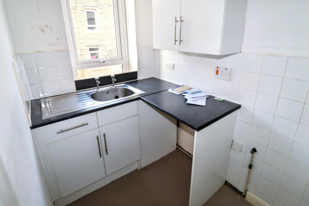 10 Claremont Street, Sowerby Bridge, West Yorkshire, HX6 2PD