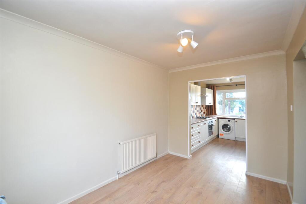 Dining room to kitchen