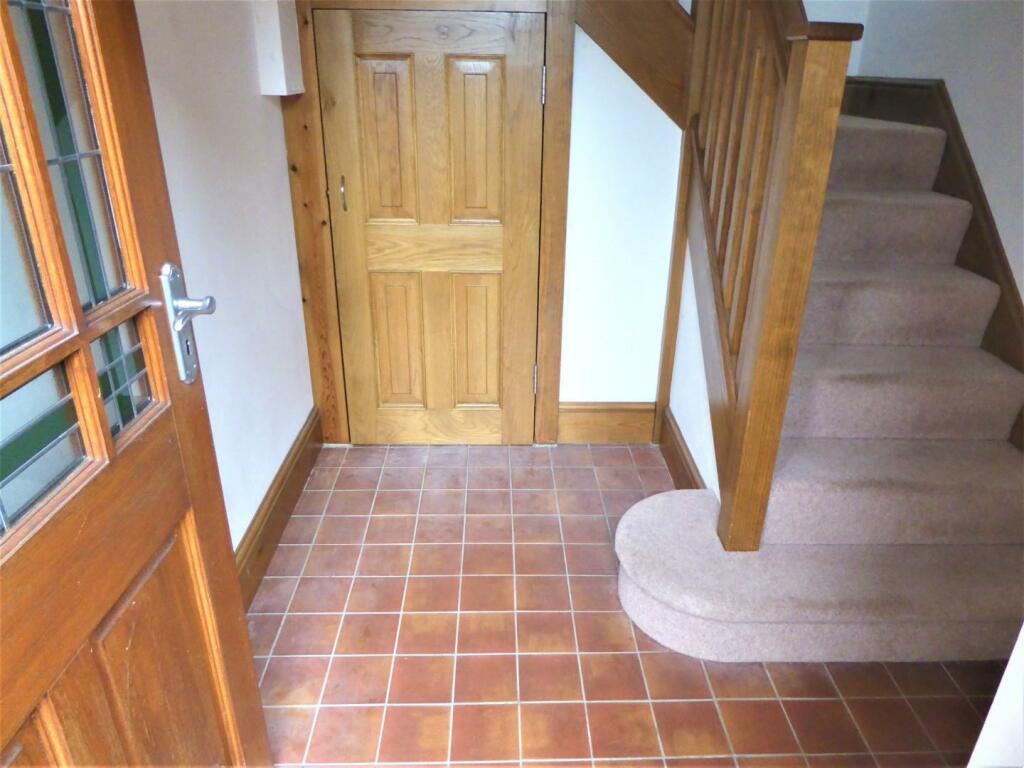 11 - Entrance Hall.jpg