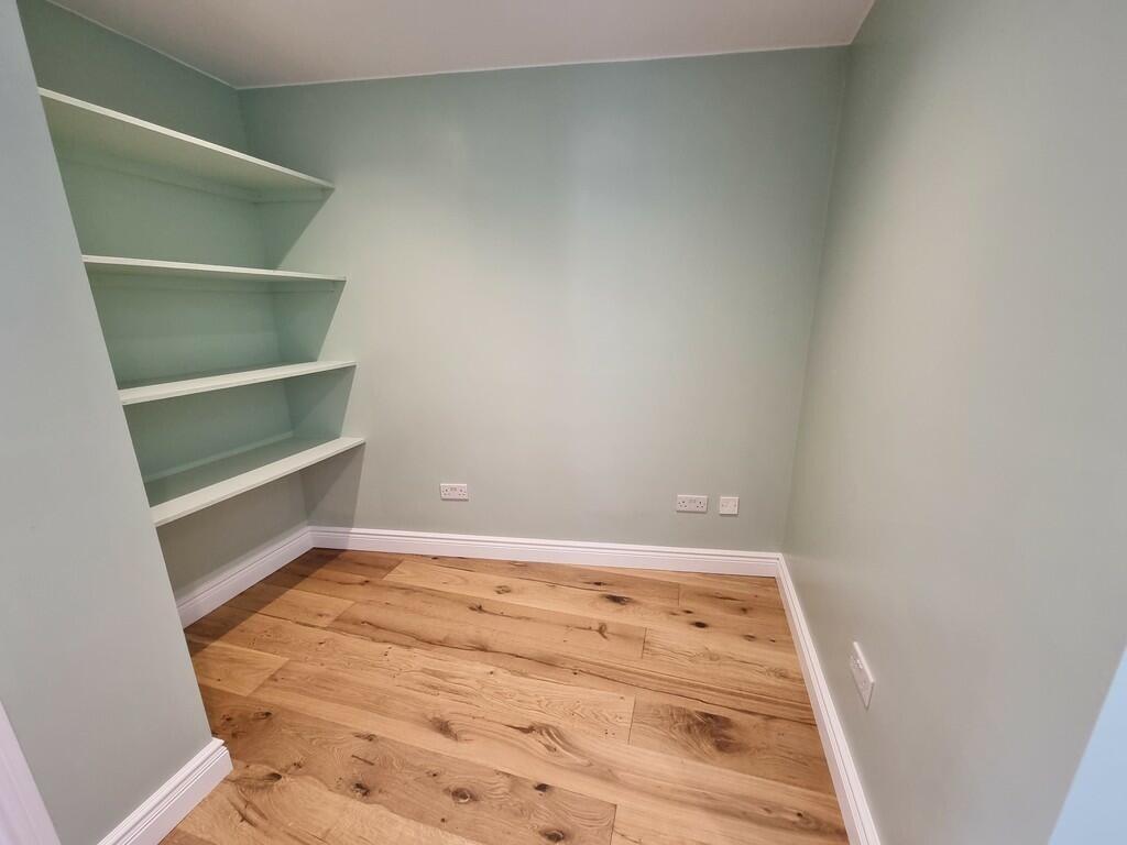 105232_1026570004...