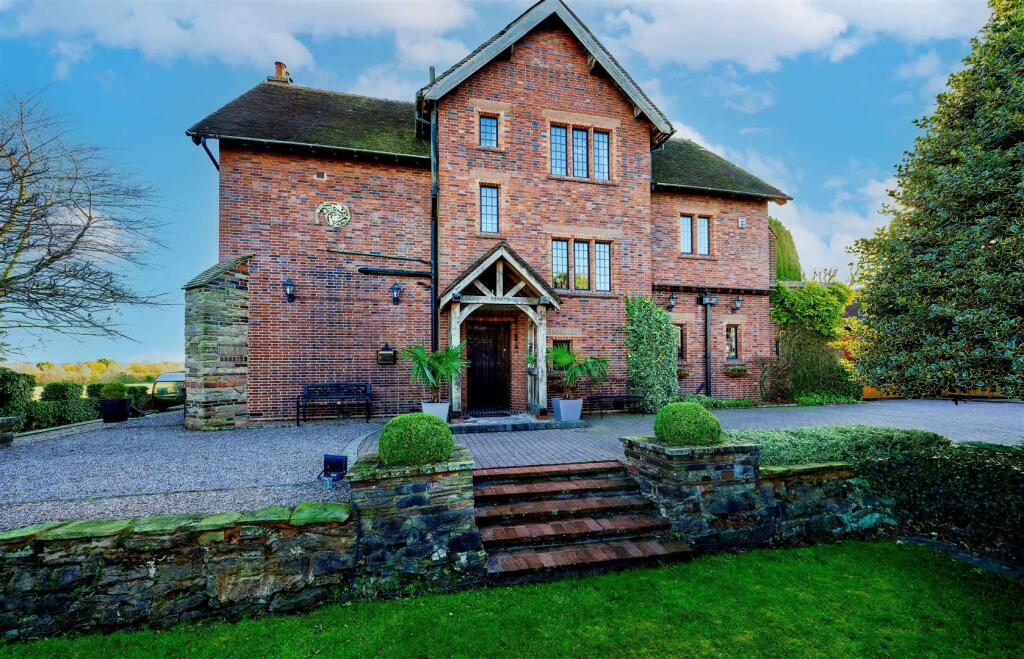 Front of house 1.3 SAPL3774-20251125-DxO_DeepPRIME