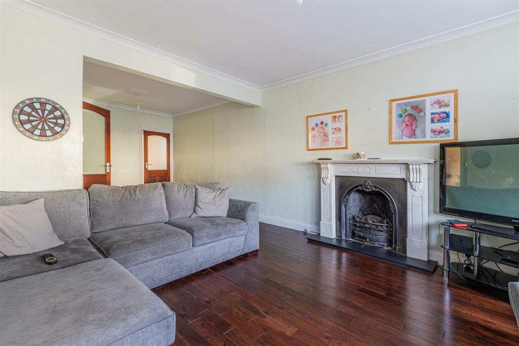 Western Avenue 381-20.jpg