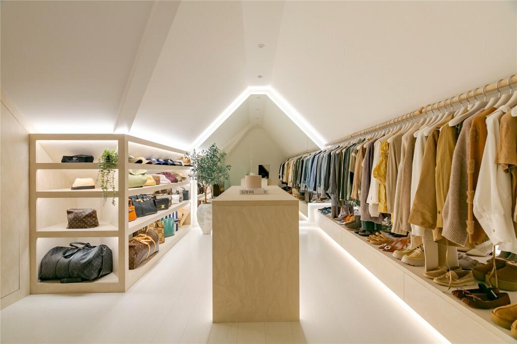 Walk In Wardrobe