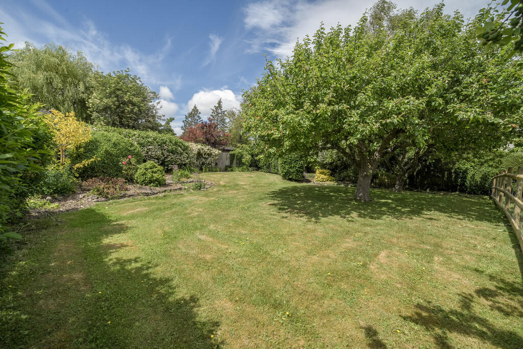 1302341-20-683879...