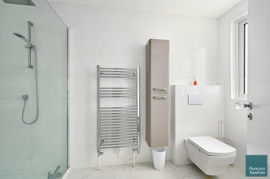 10 Glastonbury Road, BN3 (26).jpg