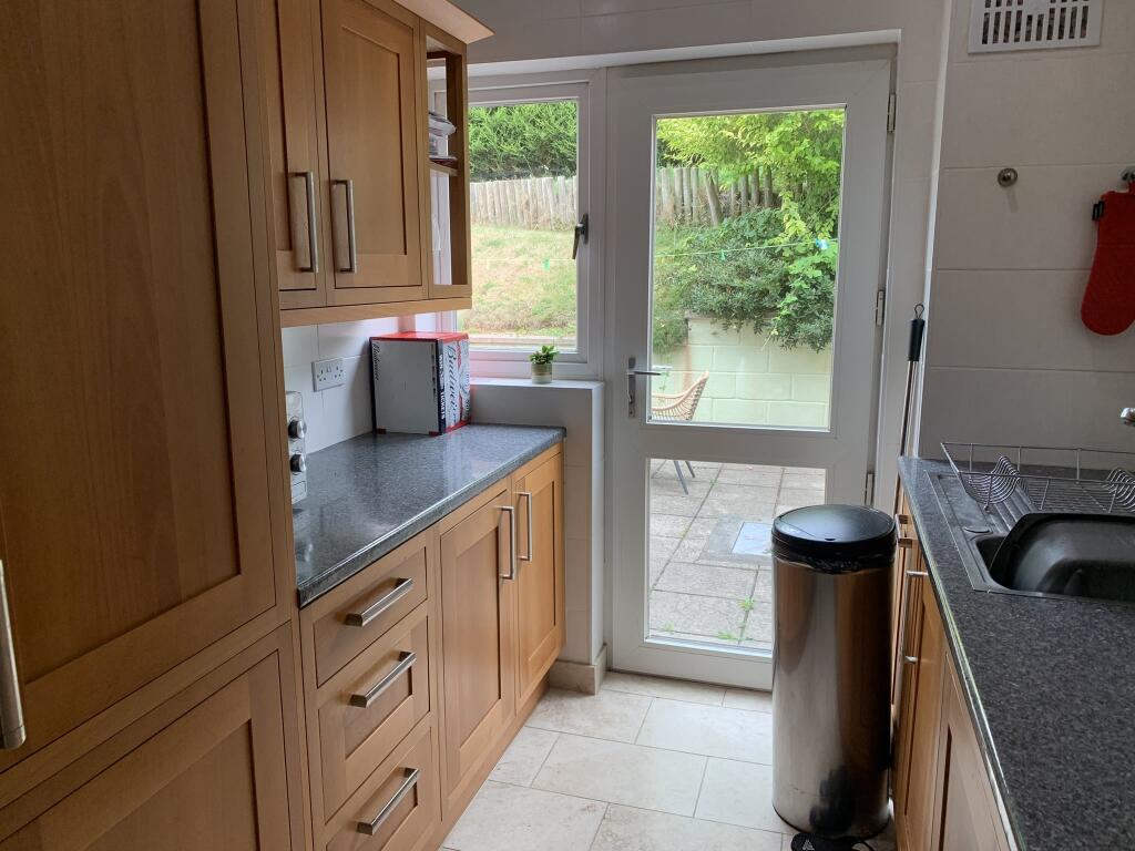 Kitchen (2)