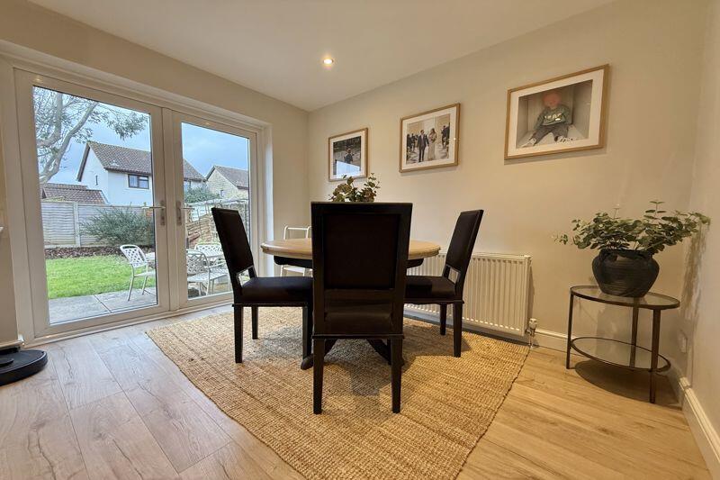 25' Kitchen/Dining Room