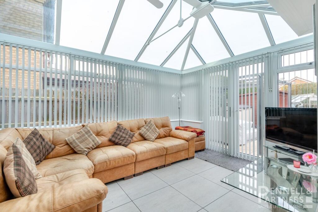 conservatory / Dining Room 