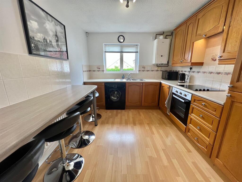 Bramleys Estate Agents - Badget Hill - Rastrick (1