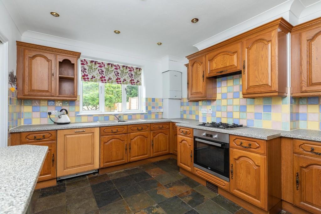 Kitchen/Breakfast...