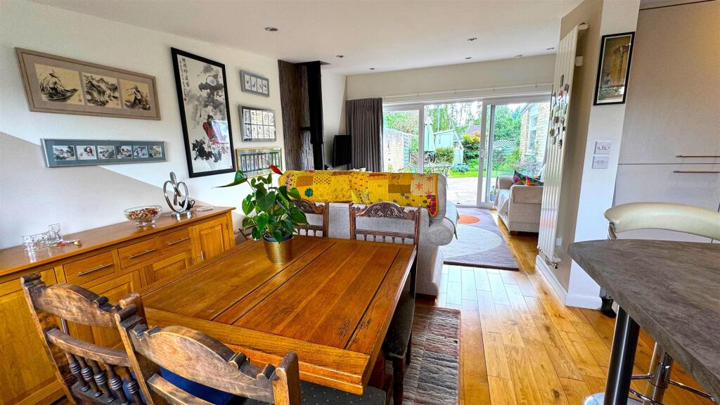 Dining Area.jpg