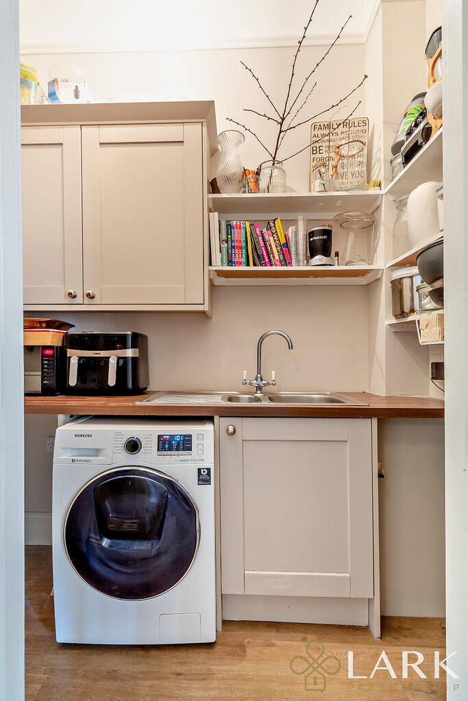 8664270-interiorW...