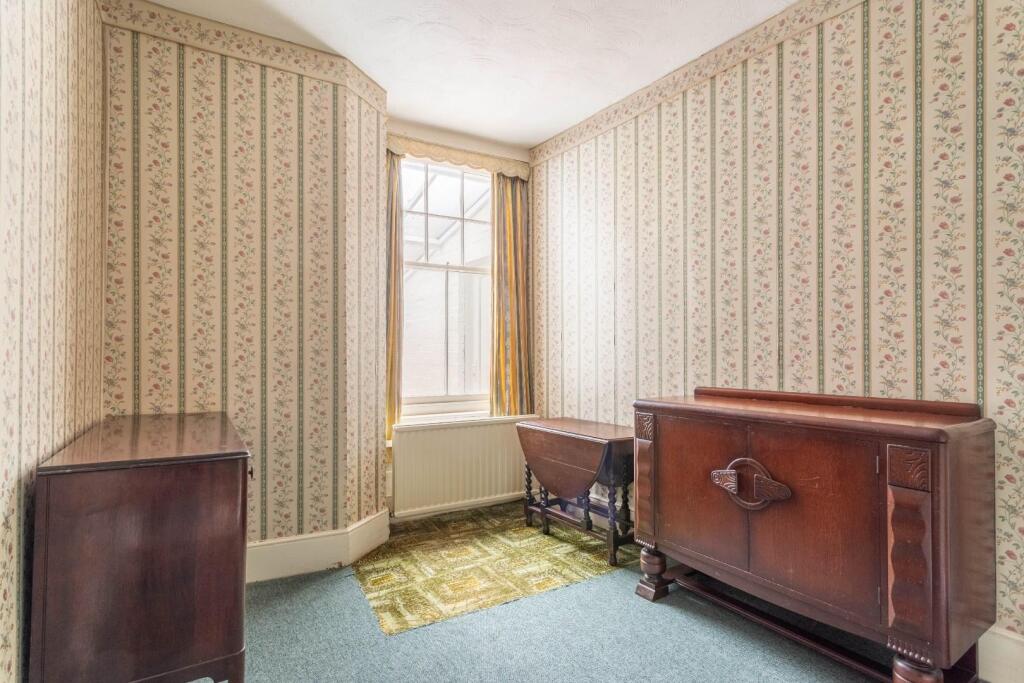 dining room.jpg