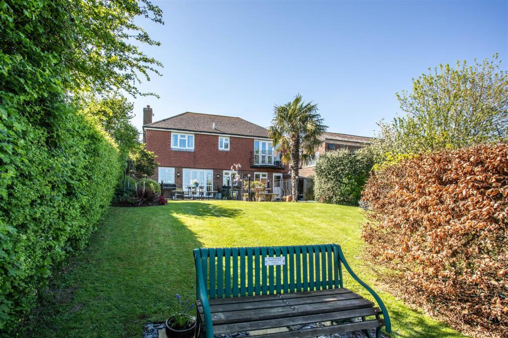 1 Meadow View Ext18.jpg
