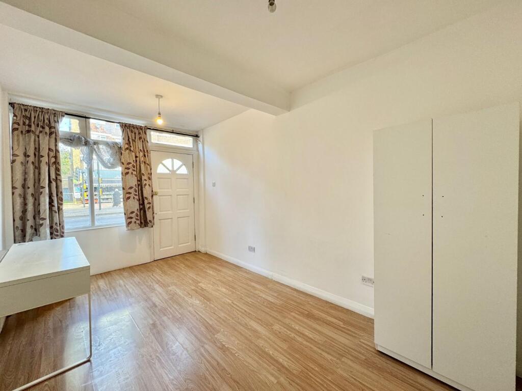 WhatsApp Image 2024-10-24 at 14.31.33 (1).jpeg