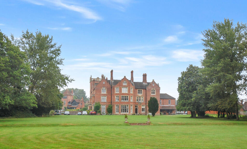 Two Bedroom Ground Floor Luxury Apartment