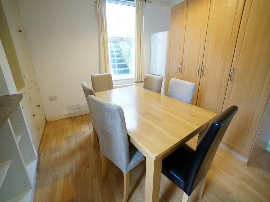 1Penllys_diningroom.JPG