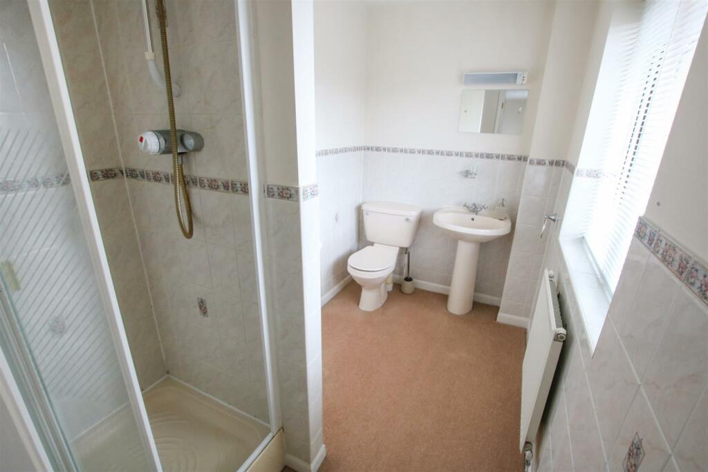 EN SUITE SHOWER ROOM