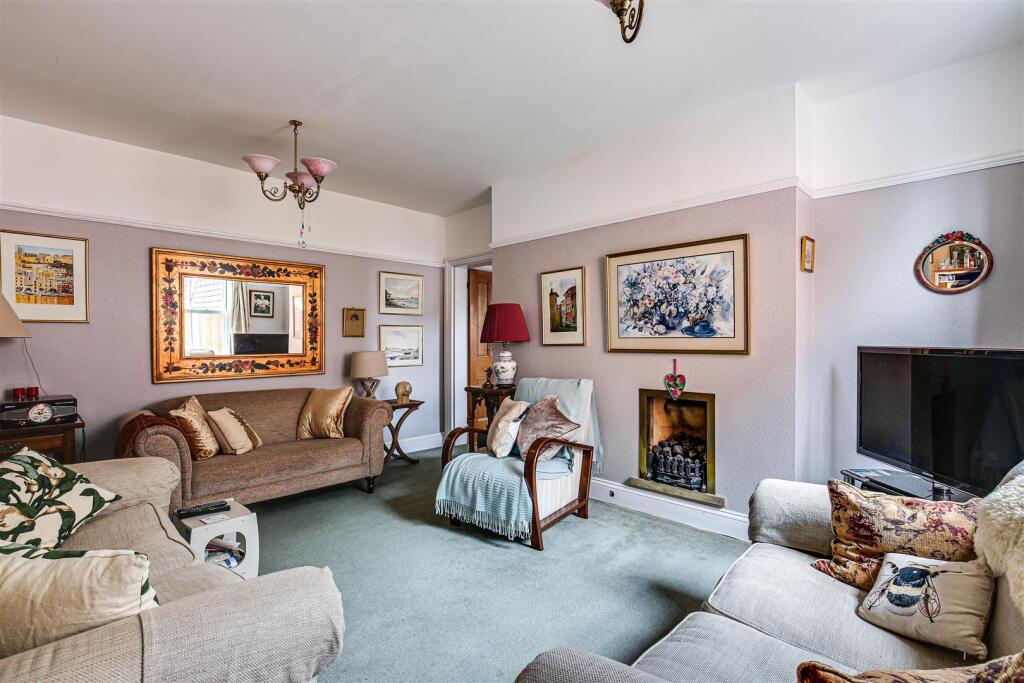 4 Reception room.jpg