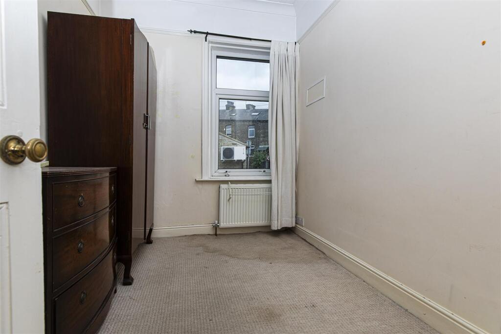 Bramleys Estate Agents - Height Green - Sowerby Br