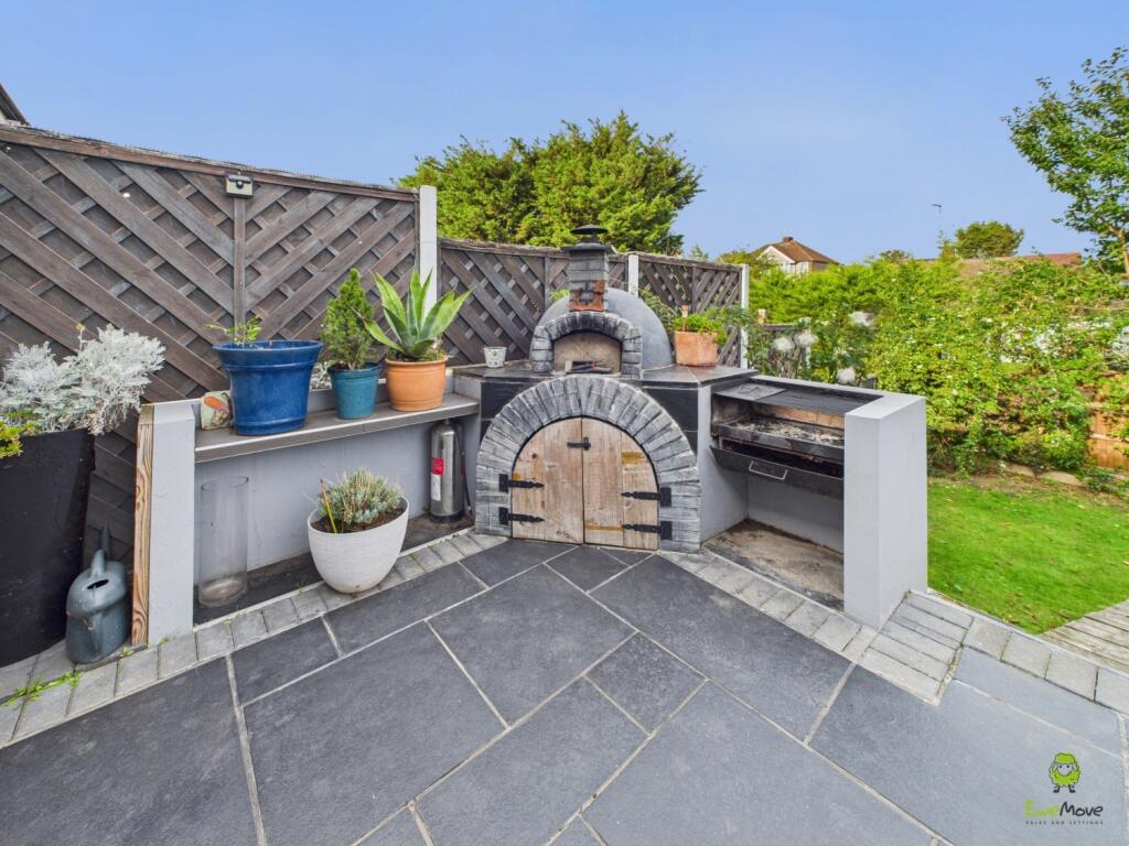 Presented by Clinton at EweMove Bexleyheath and Da