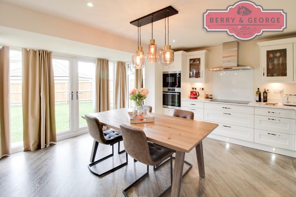 KITCHEN / DINER