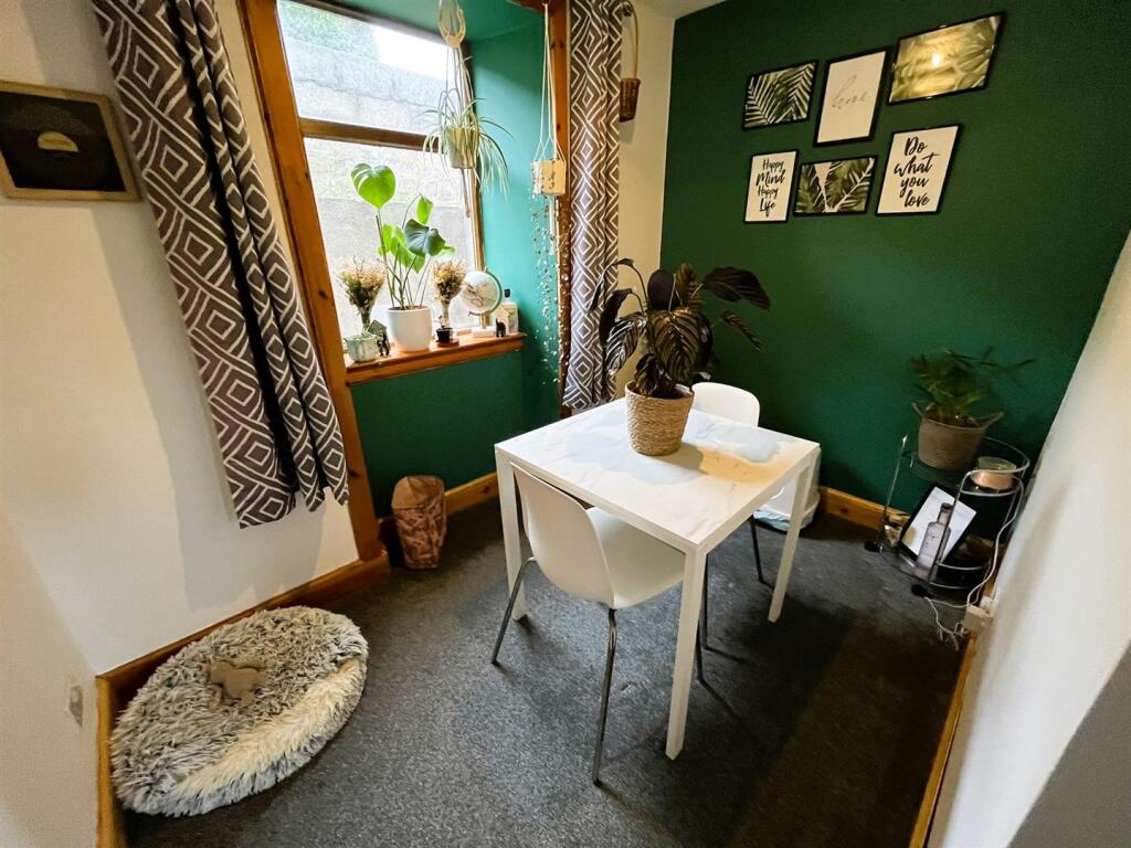 BEDROOM 4/STUDY