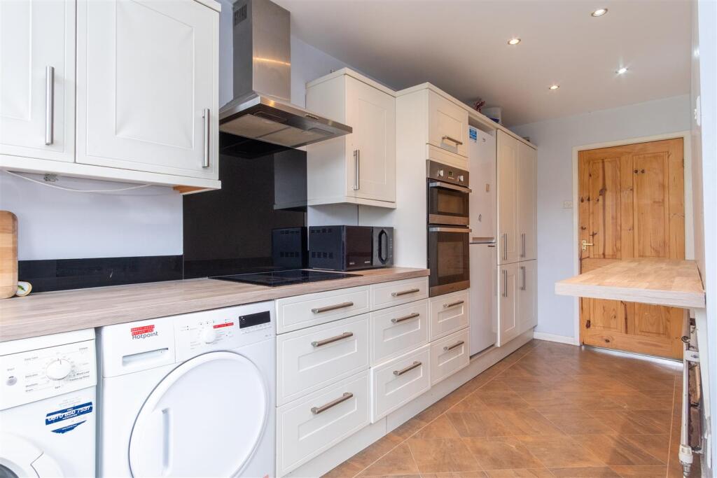 Kitchen/Breakfats Room