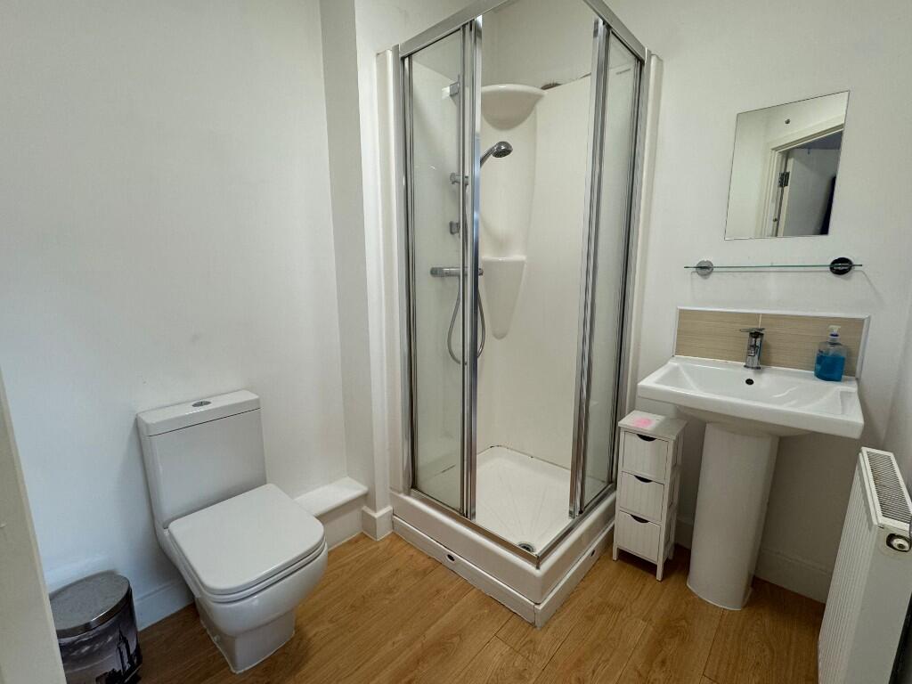 Bed 1 En Suite