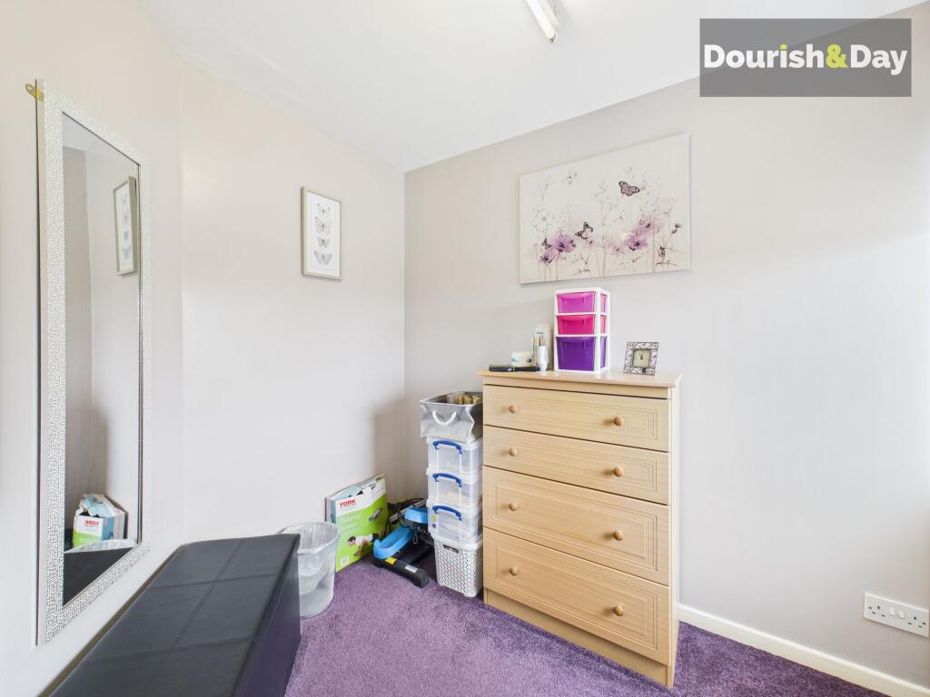 Walk In Wardrobe (Bedroom One)