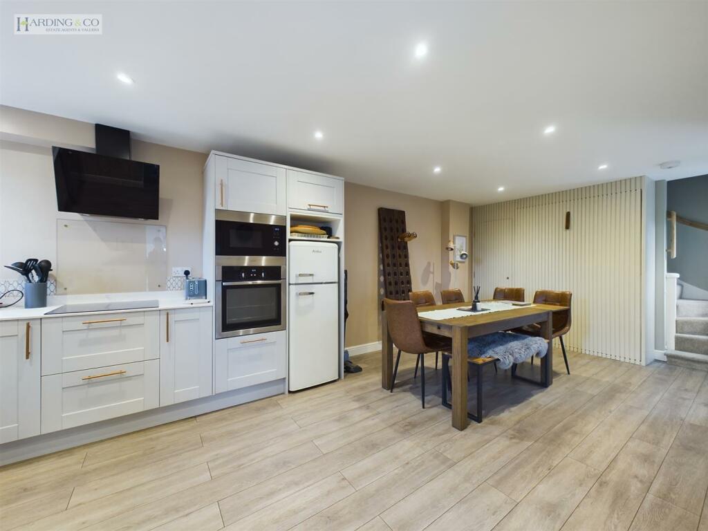 Kitchen Dining ii.jpg