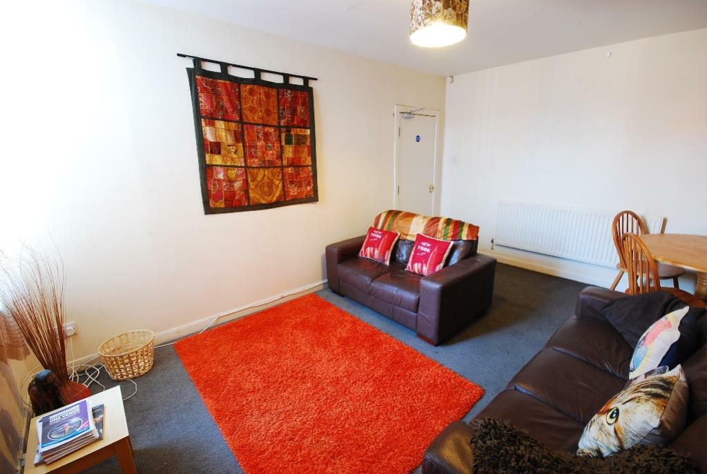 15 Fairfield Road02
