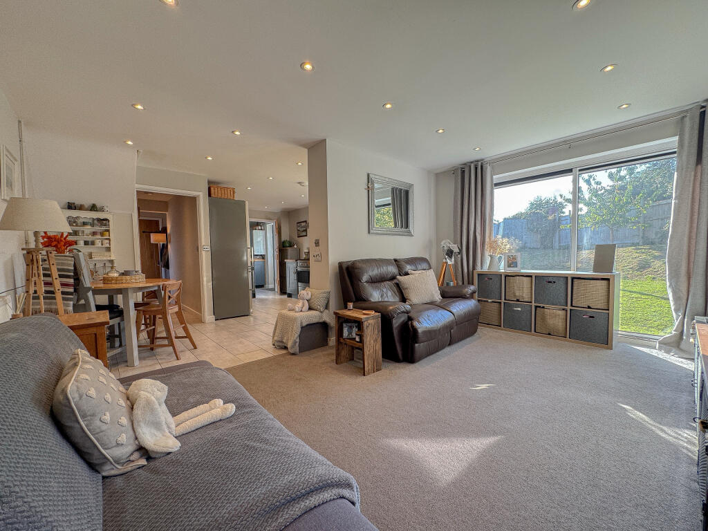 Living Room (3)
