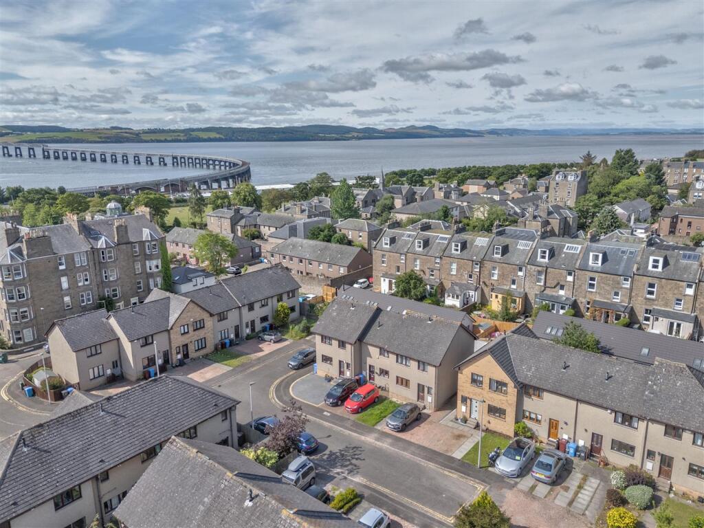 21 Seafield Close Dundee-16.JPG