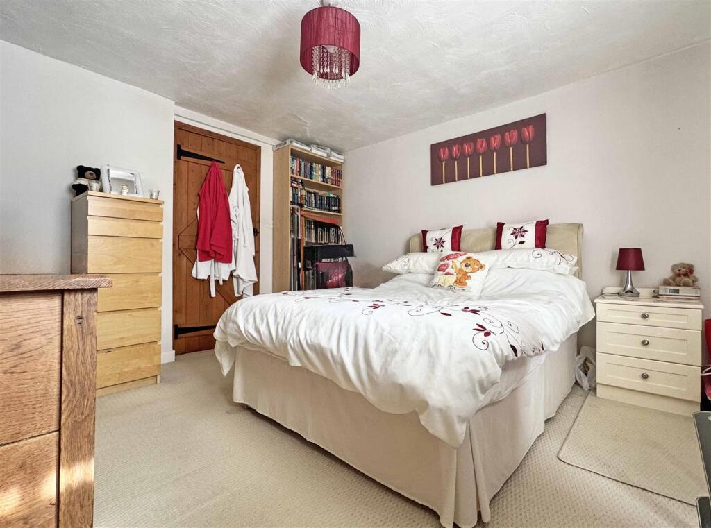 Master Bedroom.jpg