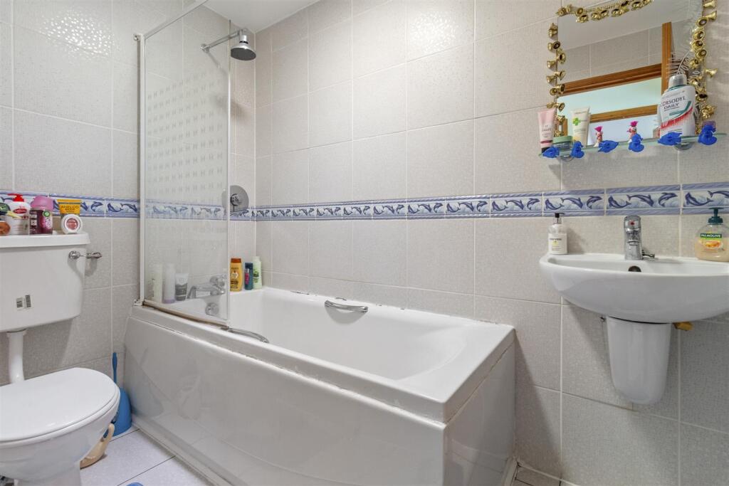 wells court, 11-018.JPG