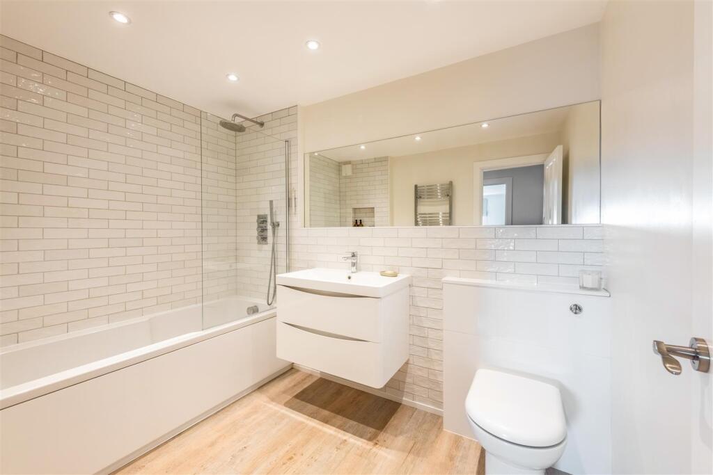 Flat 15, West View-18.jpg