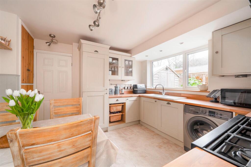 Kitchen-5.jpg