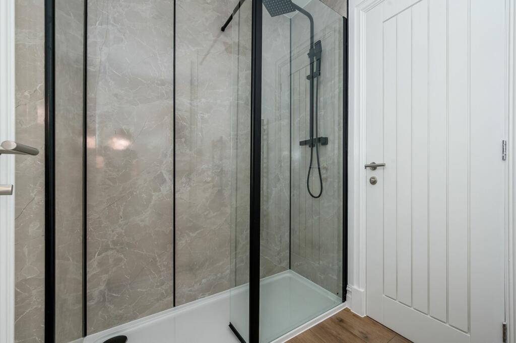 Jack &amp; Jill Bathroom