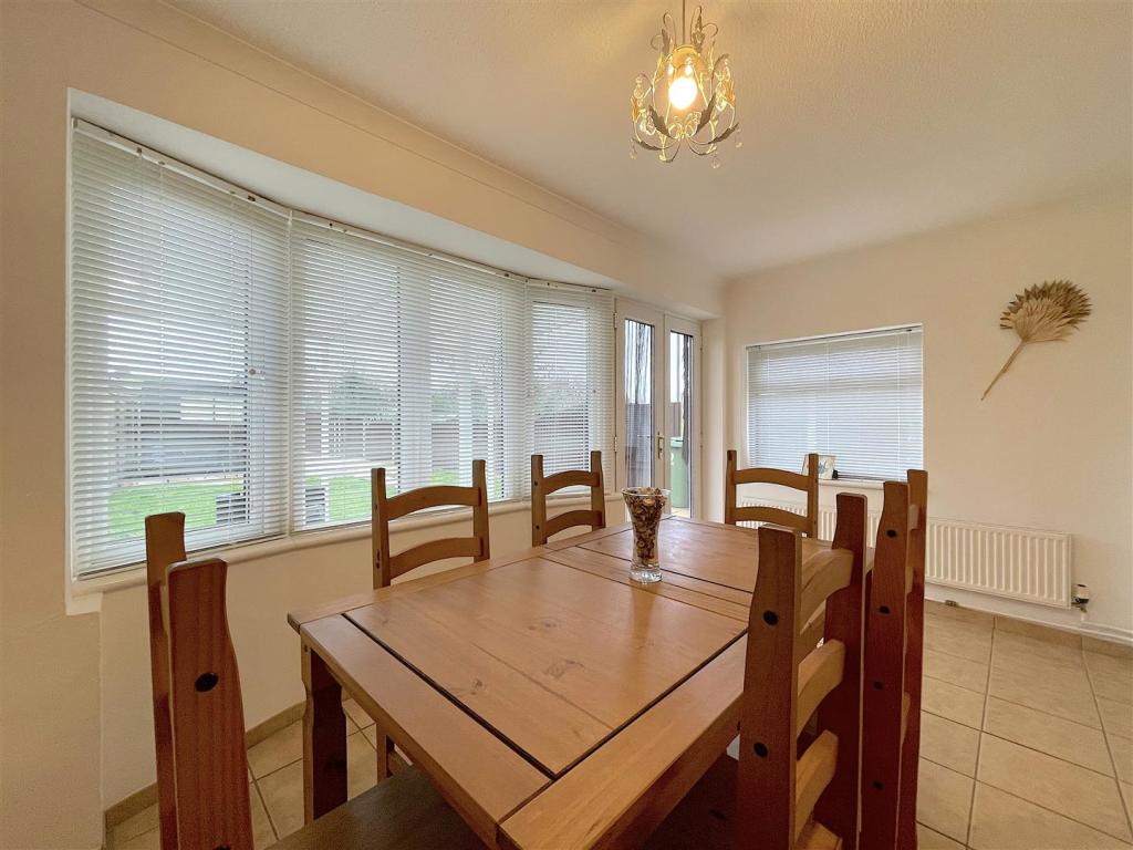 Dining Room (1).jpeg
