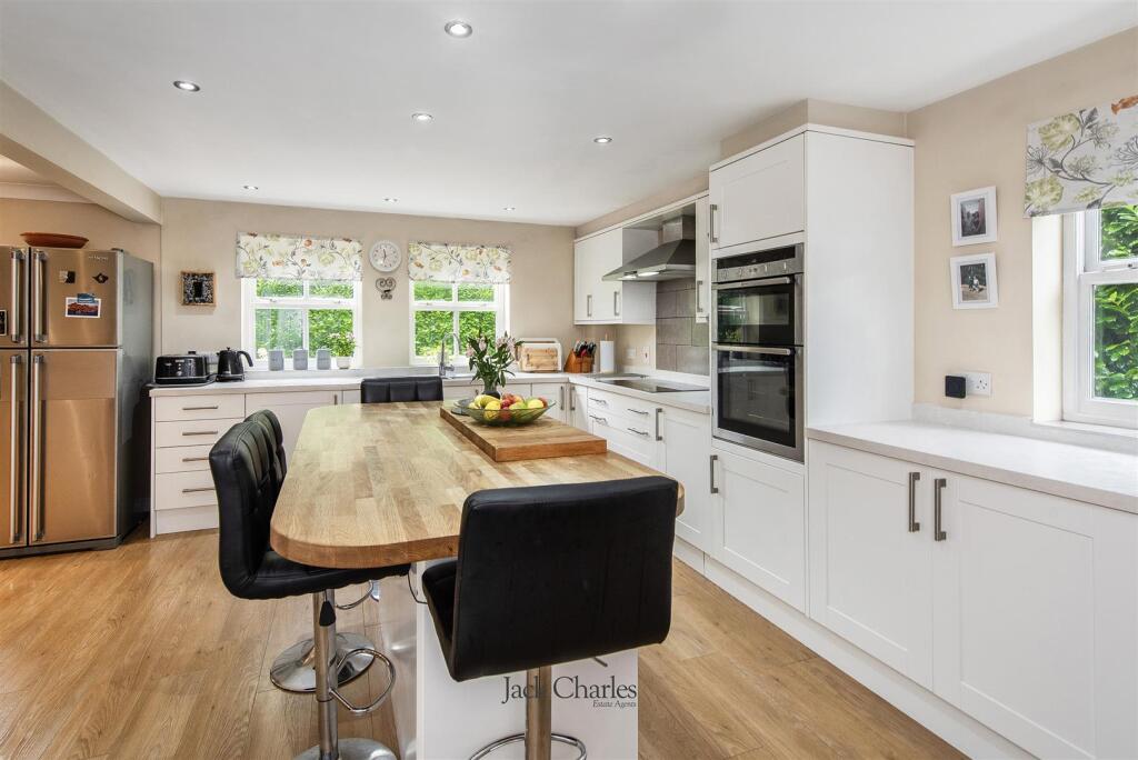 44 The Haydens, TN9 1NS 006.jpg